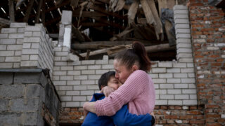100 dní války na Ukrajině: humanitární pomoc potřebuje 5,2 milionu dětí