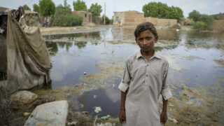 Záplavy v Pákistánu ohrožují životy 3,4 milionů dětí
