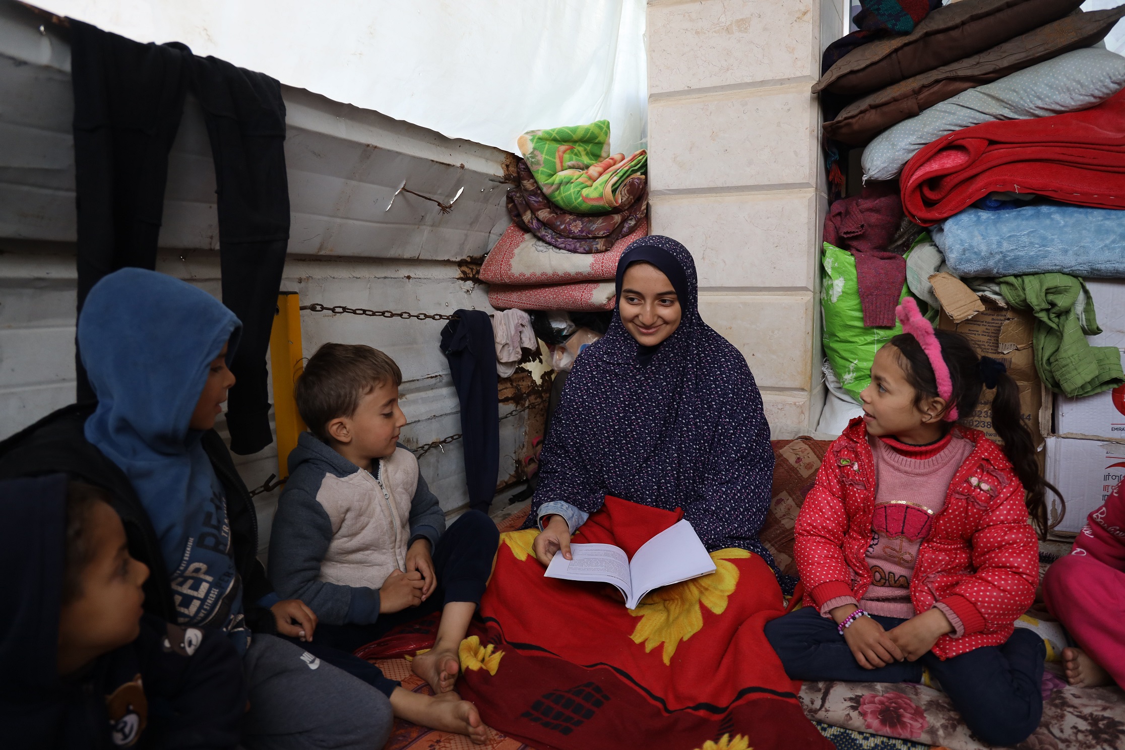 UNICEF dětem v Gaze zajistil teplé oblečení