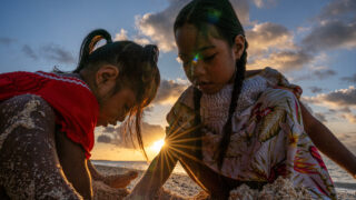 Chudoba ohrožuje zdraví a budoucnost dětí po celém světě