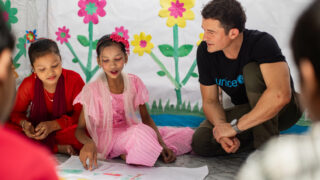 Vyslanec UNICEF Orlando Bloom: Děti potřebují pomoc víc než kdy jindy