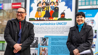 UNICEF otevřel výstavu o&nbsp;české pomoci dětem doma i&nbsp;ve světě